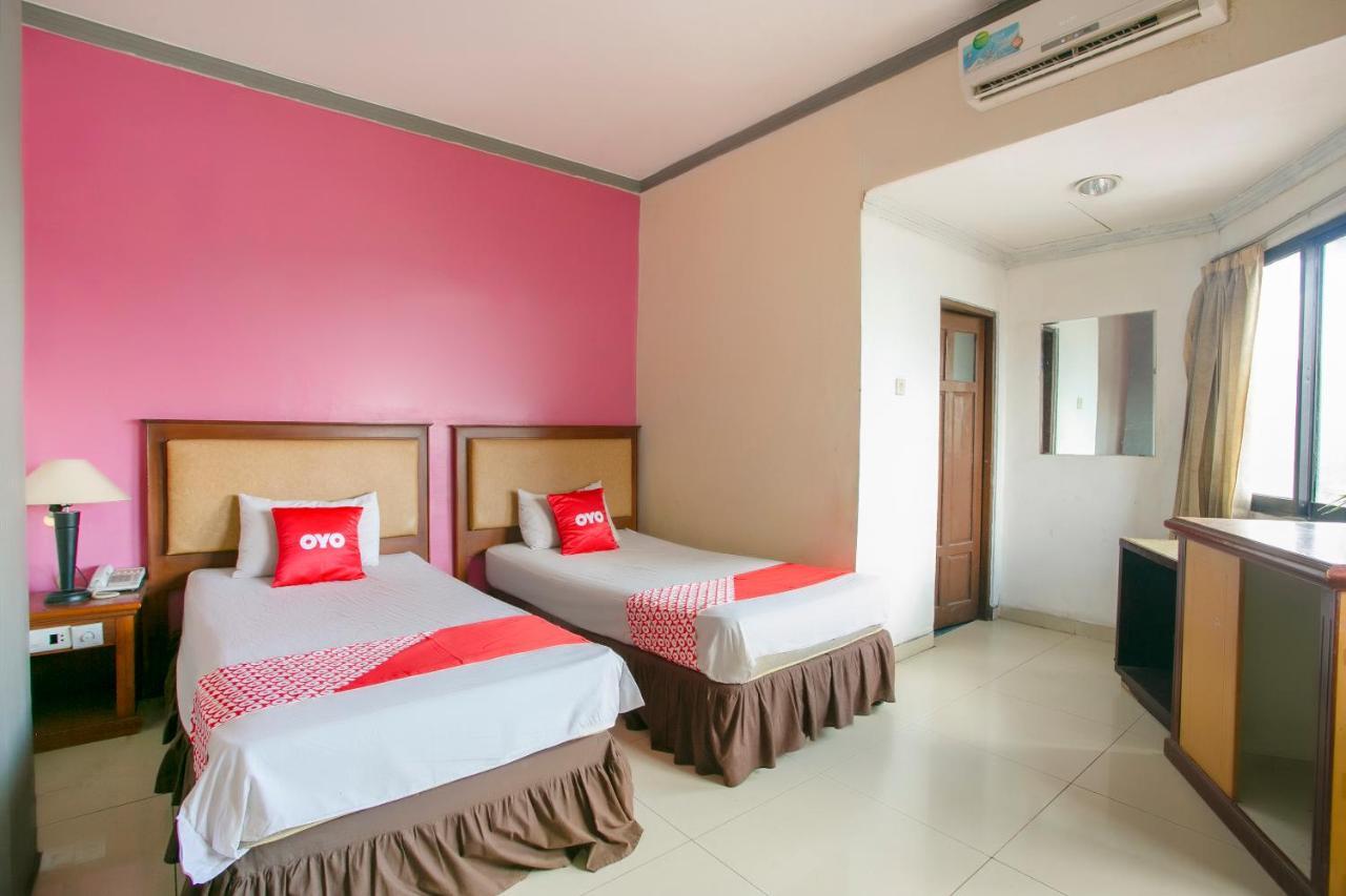 בנג'ארמאסין Oyo 3031 Hotel Regenerasi מראה חיצוני תמונה